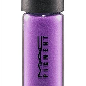 2.5 grams “rich purple” Mac authentic eye pigment
